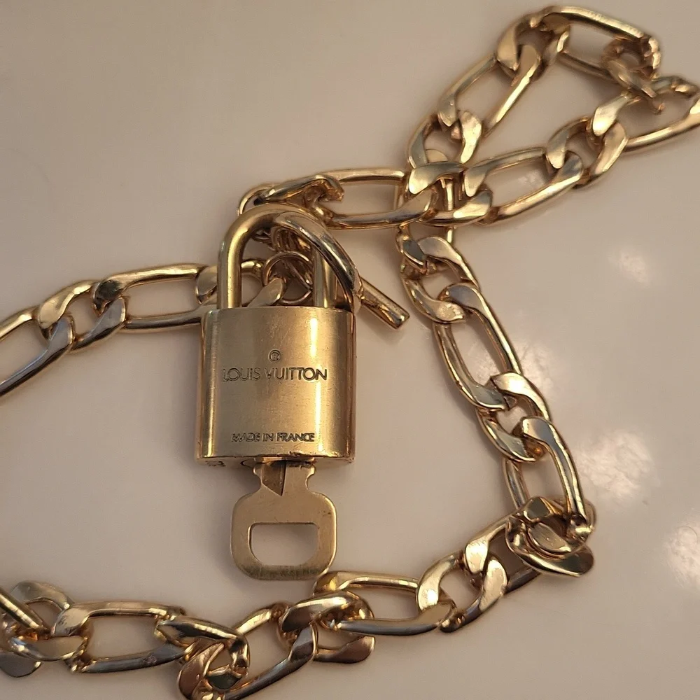Louis vuitton trio shined by them gorgeous gold plated chocker lock key numbered
